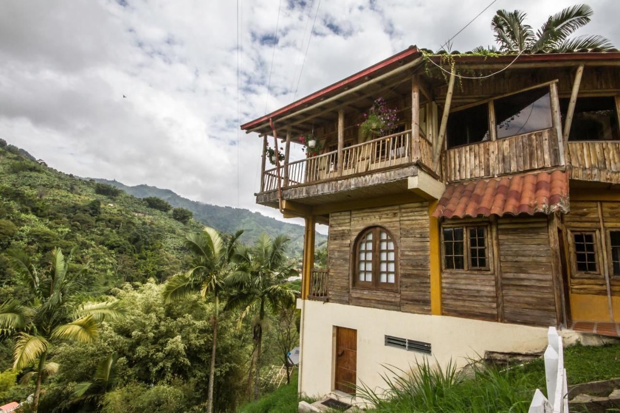 Hacienda Charrascal Coffe Farm * Manizales