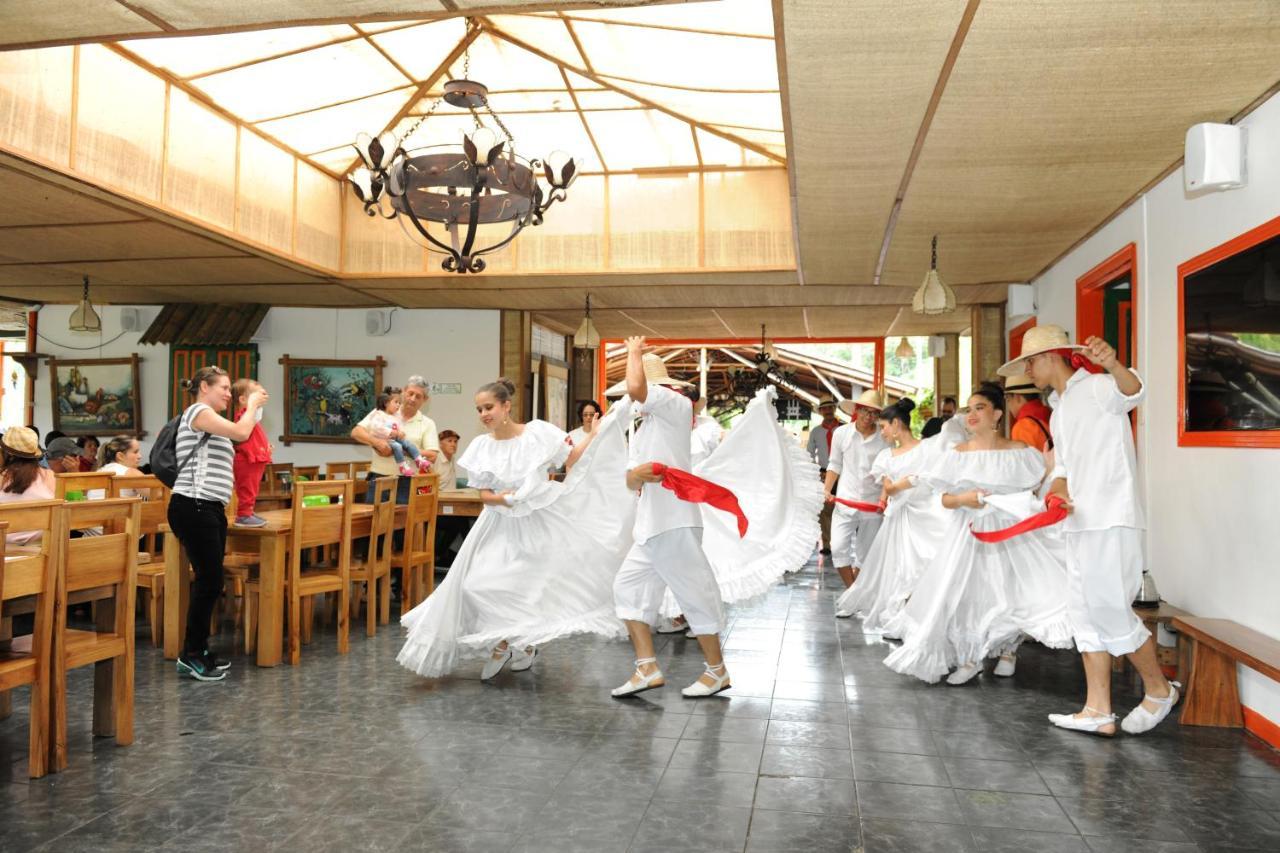 Hacienda Charrascal Coffe Farm * Manizales