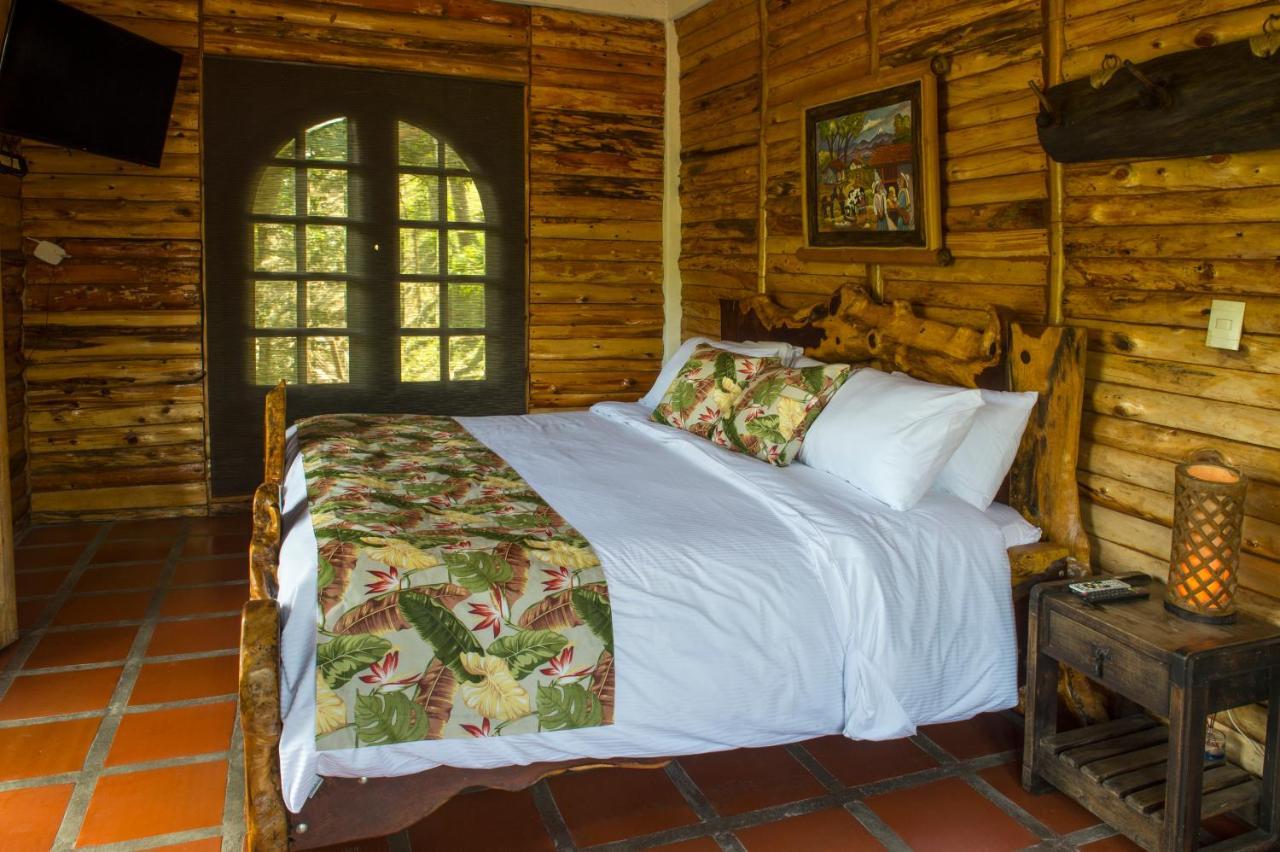 Hacienda Charrascal Coffe Farm * Manizales