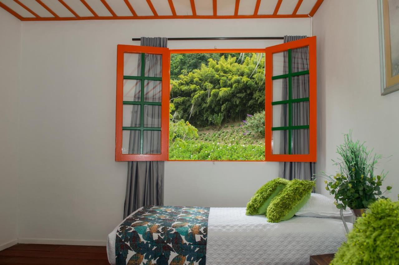 Hacienda Charrascal Coffe Farm * Manizales